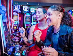 Dealer live American Roulette di studio royal 888